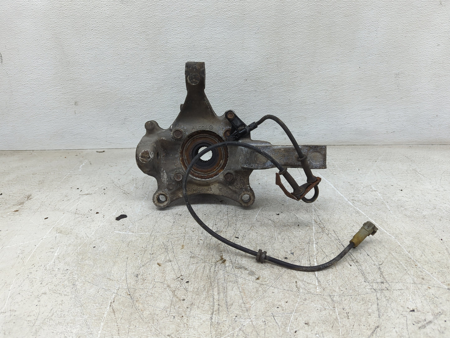 2001-2007 Dodge Caravan Drivers Front Spindle Knuckle Oem - Oemusedautoparts1.com