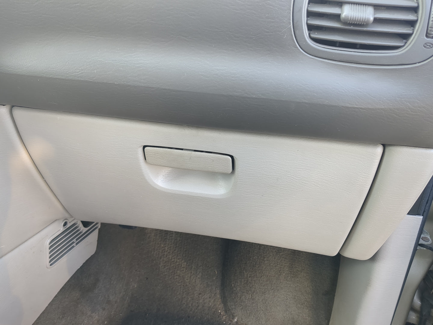 2006 Dodge Caravan Passenger Glove Box Door Storage Compartment - Oemusedautoparts1.com