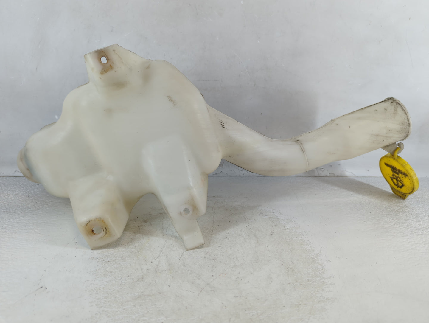 2006-2010 Dodge Charger Windshield Washer Fluid Reservoir Bottle Oem - Oemusedautoparts1.com