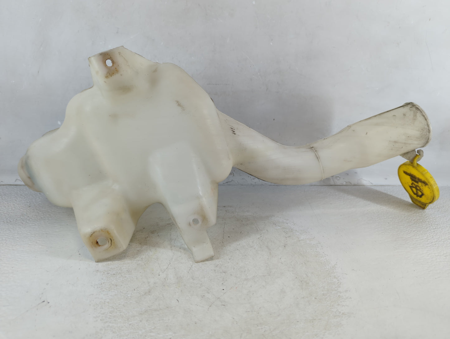 2006-2010 Dodge Charger Windshield Washer Fluid Reservoir Bottle Oem - Oemusedautoparts1.com