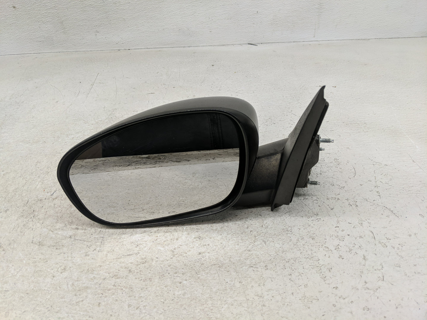 2006-2010 Dodge Charger Driver Side View Mirror - Left Door Mirror OEM Used - Oemusedautoparts1.com