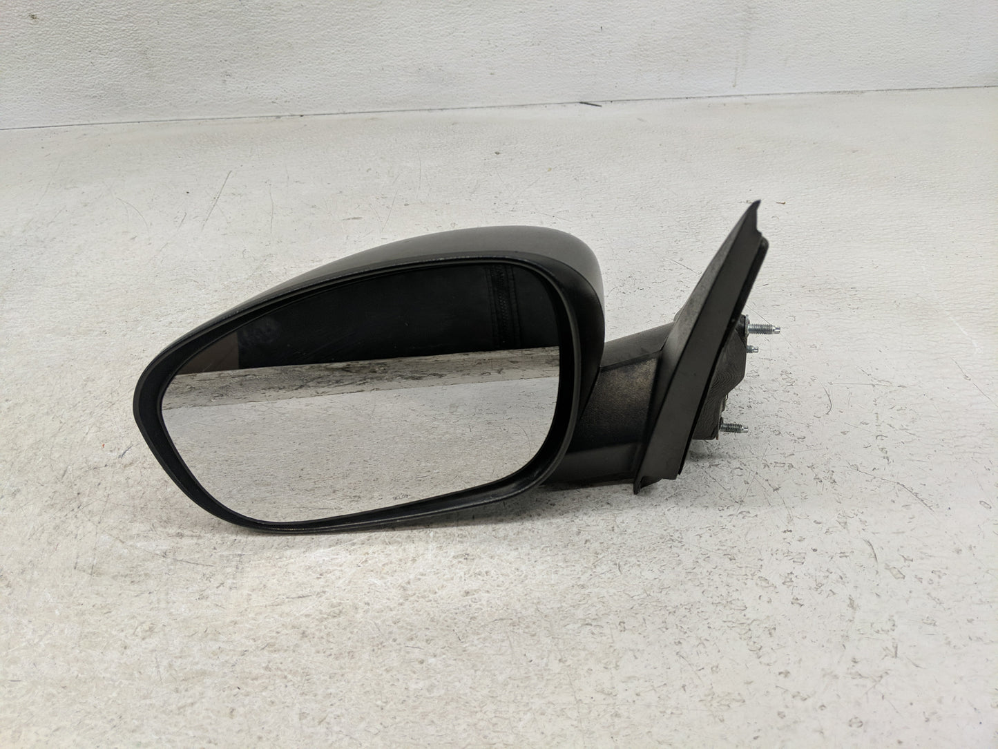 2006-2010 Dodge Charger Driver Side View Mirror - Left Door Mirror OEM Used - Oemusedautoparts1.com
