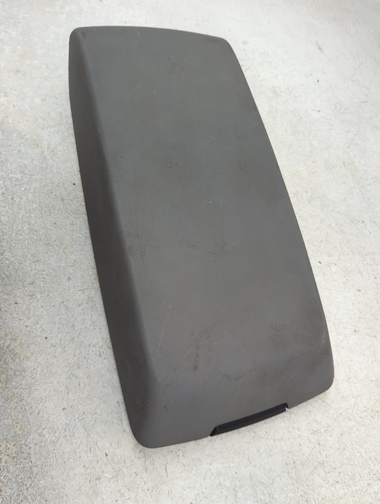 2006 Dodge Charger Center Console Armrest Cover Lid P/N:P1057280XDBAC Fits OEM Used Auto Parts - Oemusedautoparts1.com