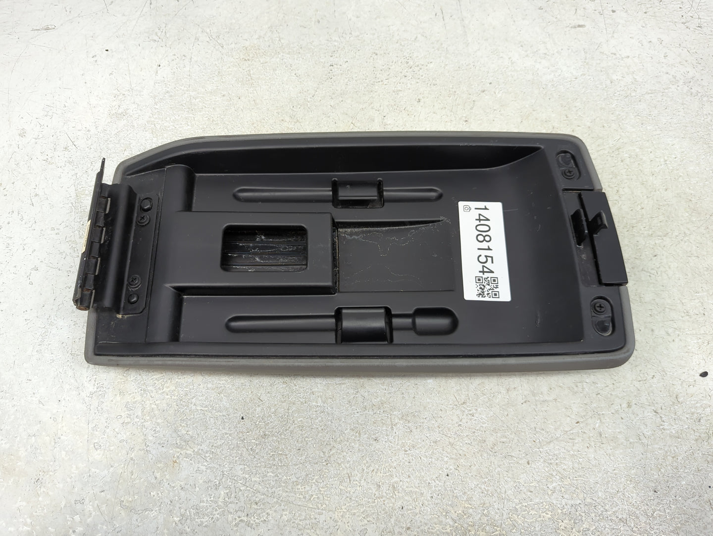 2006 Dodge Charger Center Console Armrest Cover Lid P/N:P1057280XDBAC Fits OEM Used Auto Parts - Oemusedautoparts1.com