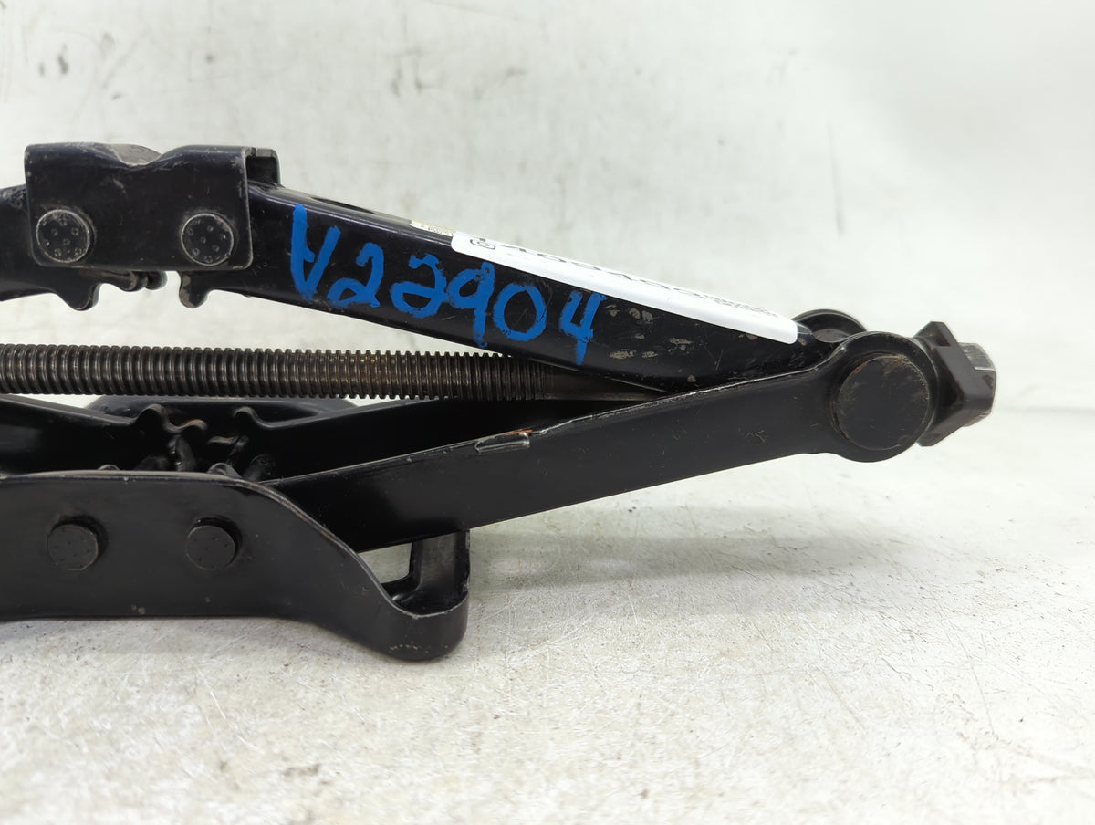 2006 Dodge Charger Spare Scissor Car Jack 1409493 - Oemusedautoparts1.com