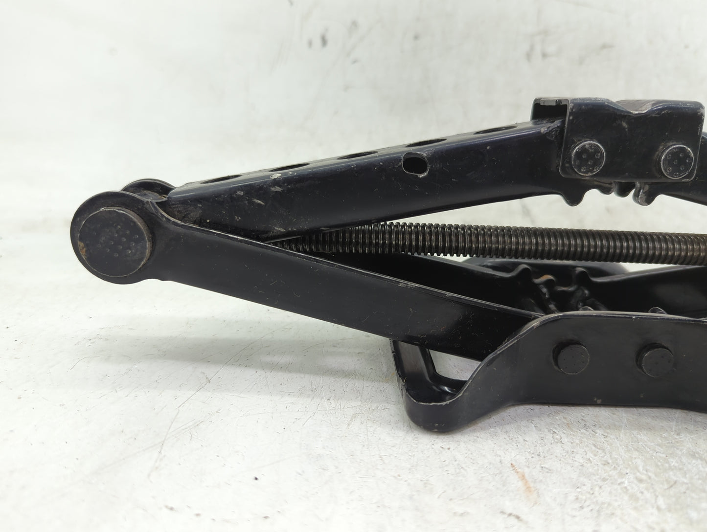2006 Dodge Charger Spare Scissor Car Jack - Oemusedautoparts1.com
