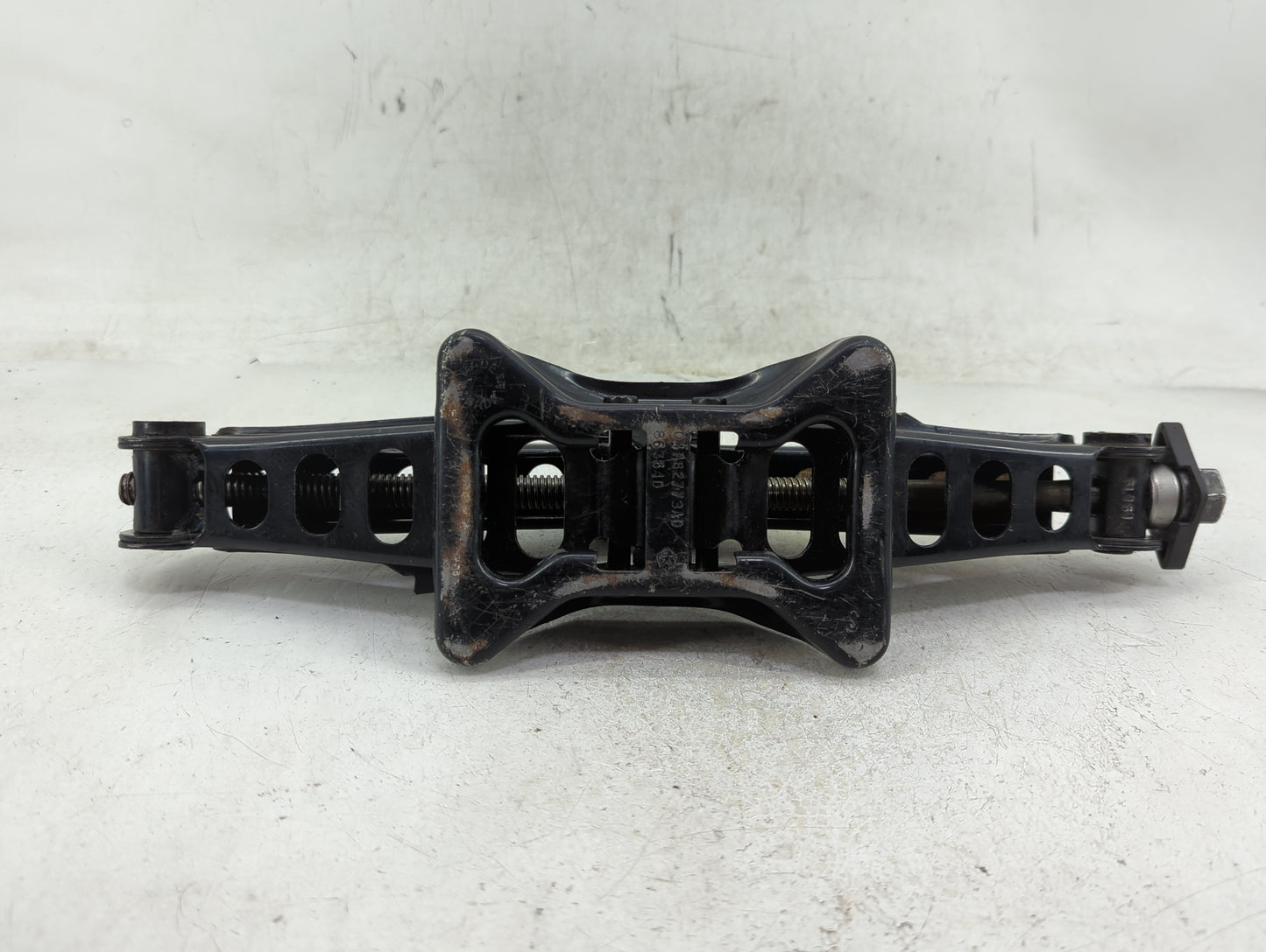 2006 Dodge Charger Spare Scissor Car Jack 1409493 - Oemusedautoparts1.com