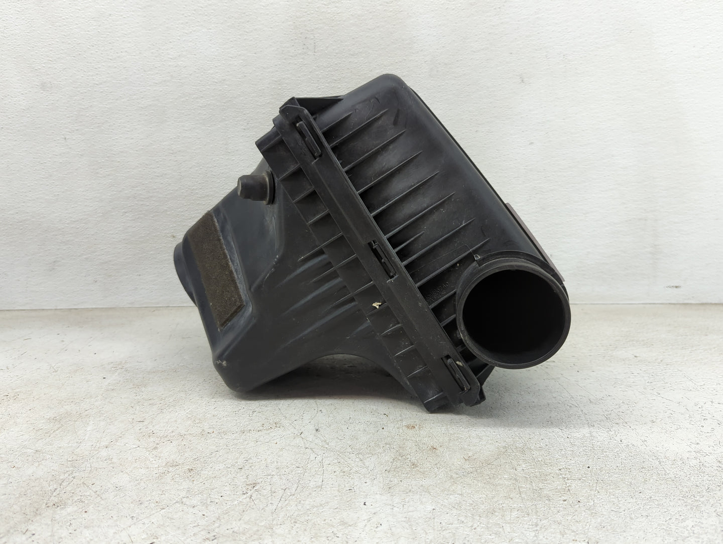 2006-2010 Dodge Charger Air Cleaner Intake-duct Hose Tube - Oemusedautoparts1.com