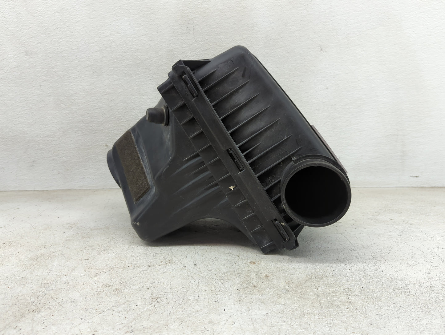 2006-2010 Dodge Charger Air Cleaner Intake-duct Hose Tube - Oemusedautoparts1.com