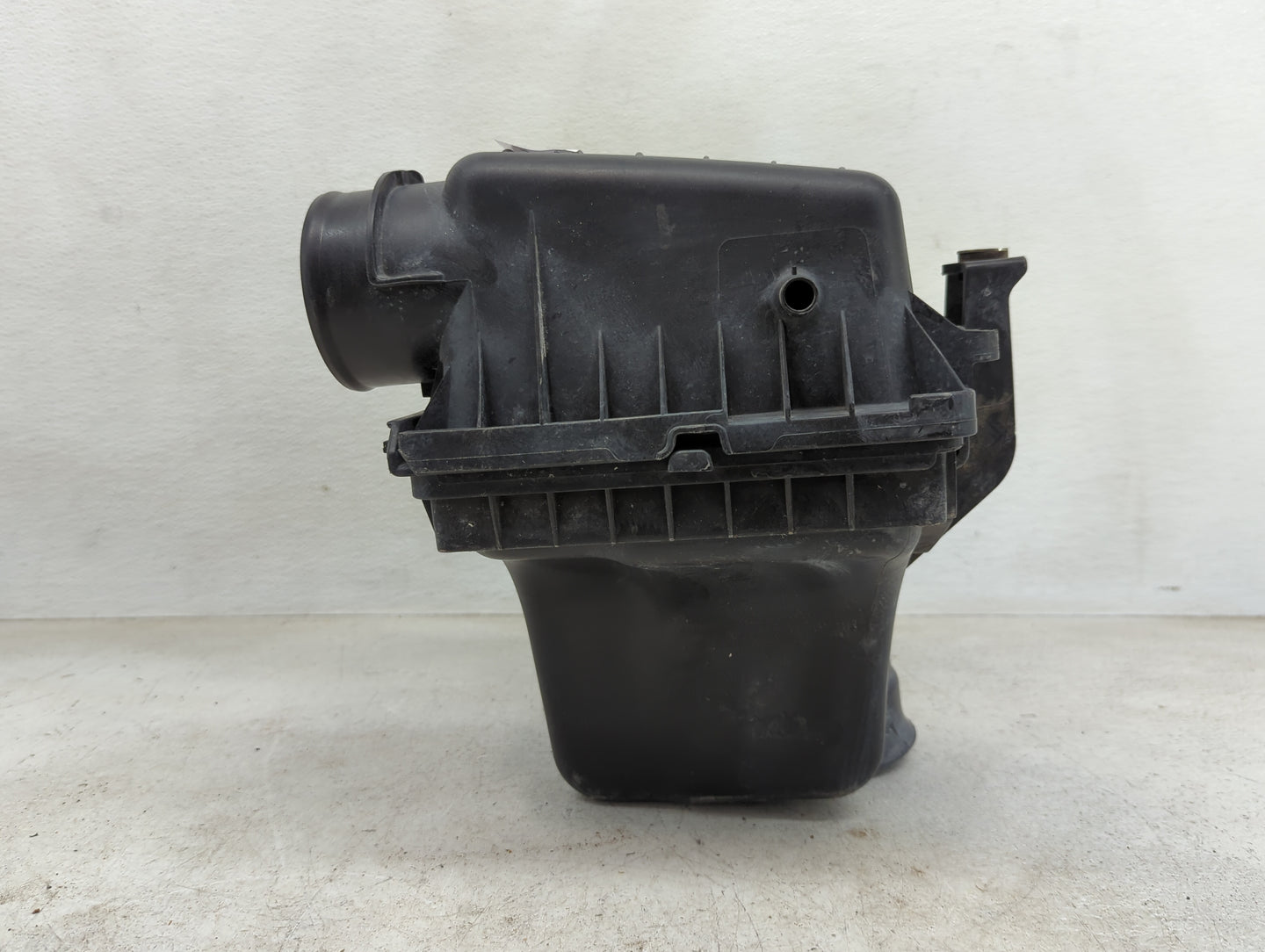 2006-2010 Dodge Charger Air Cleaner Intake-duct Hose Tube - Oemusedautoparts1.com