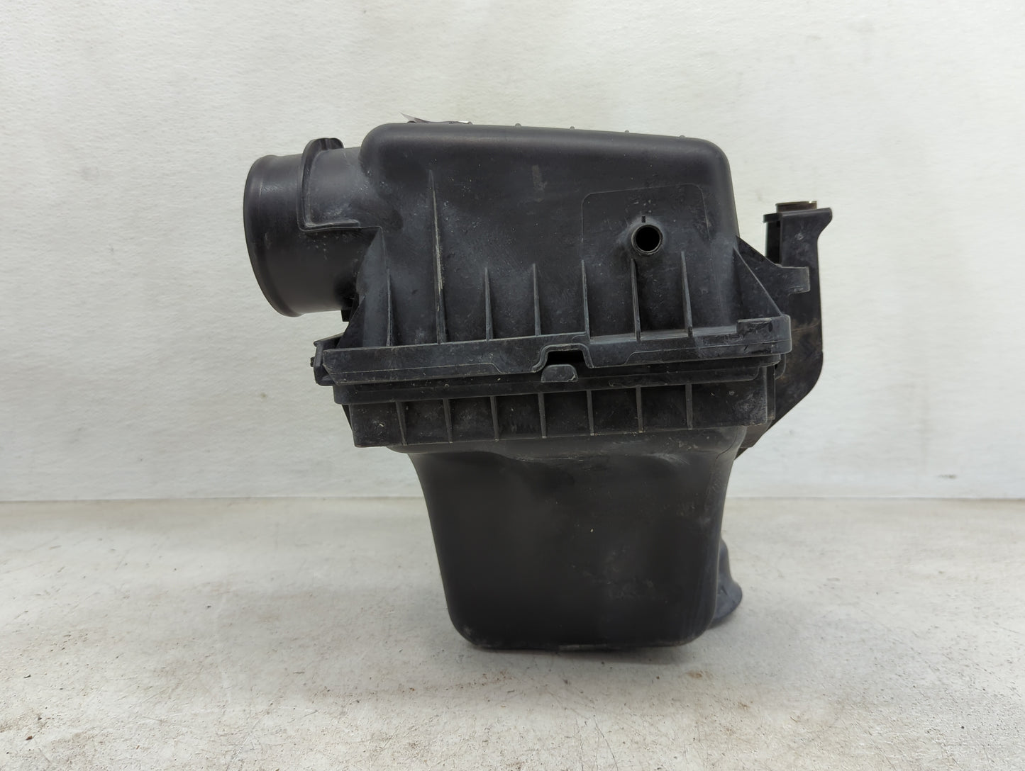 2006-2010 Dodge Charger Air Cleaner Intake-duct Hose Tube - Oemusedautoparts1.com