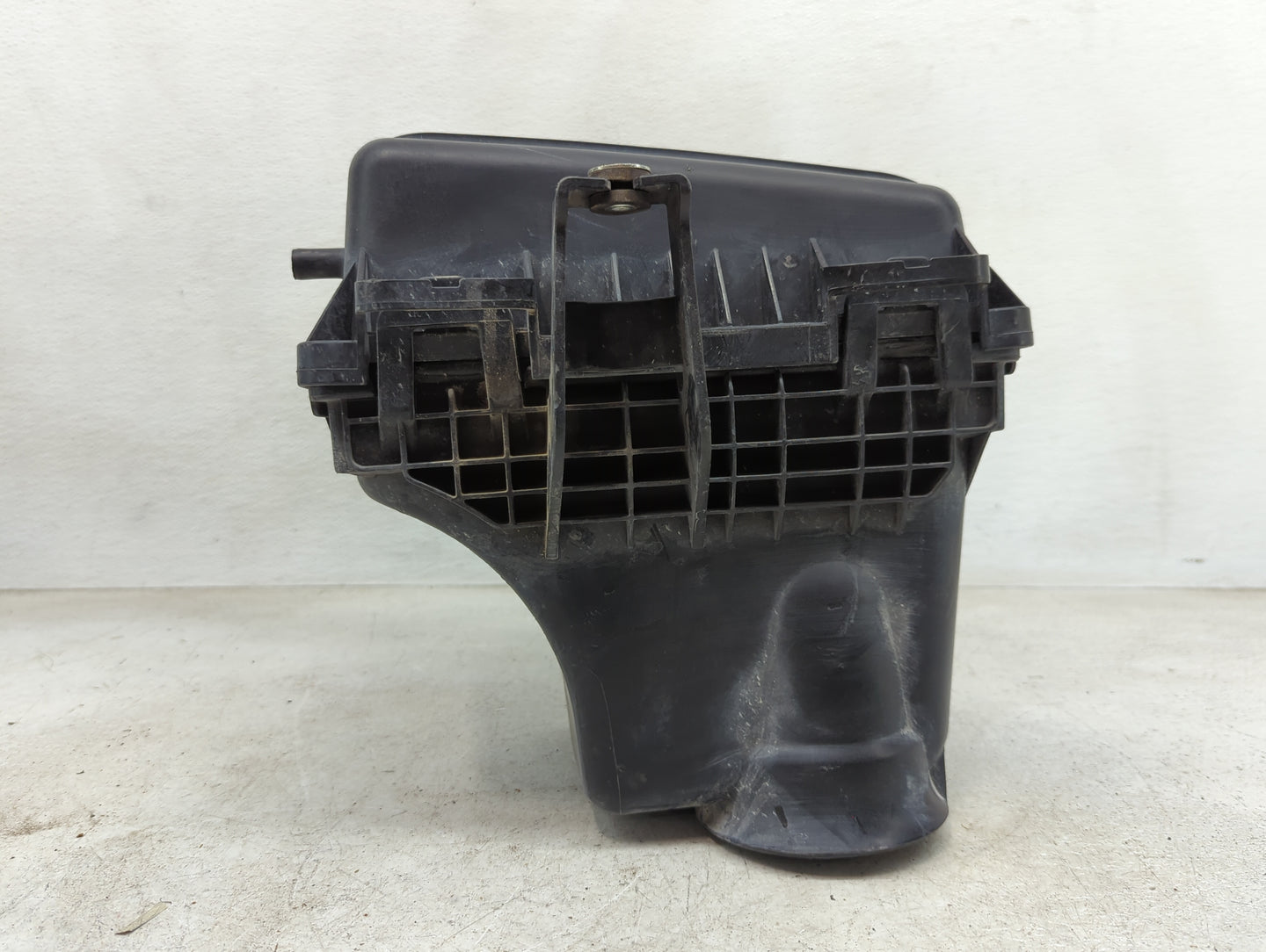 2006-2010 Dodge Charger Air Cleaner Intake-duct Hose Tube - Oemusedautoparts1.com