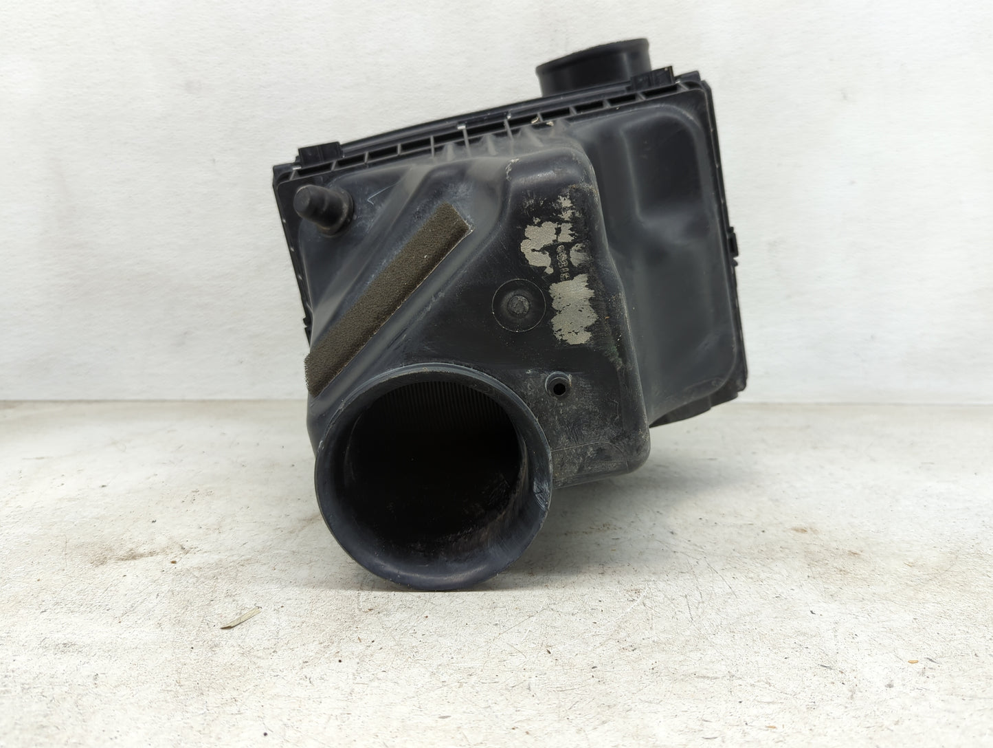 2006-2010 Dodge Charger Air Cleaner Intake-duct Hose Tube - Oemusedautoparts1.com