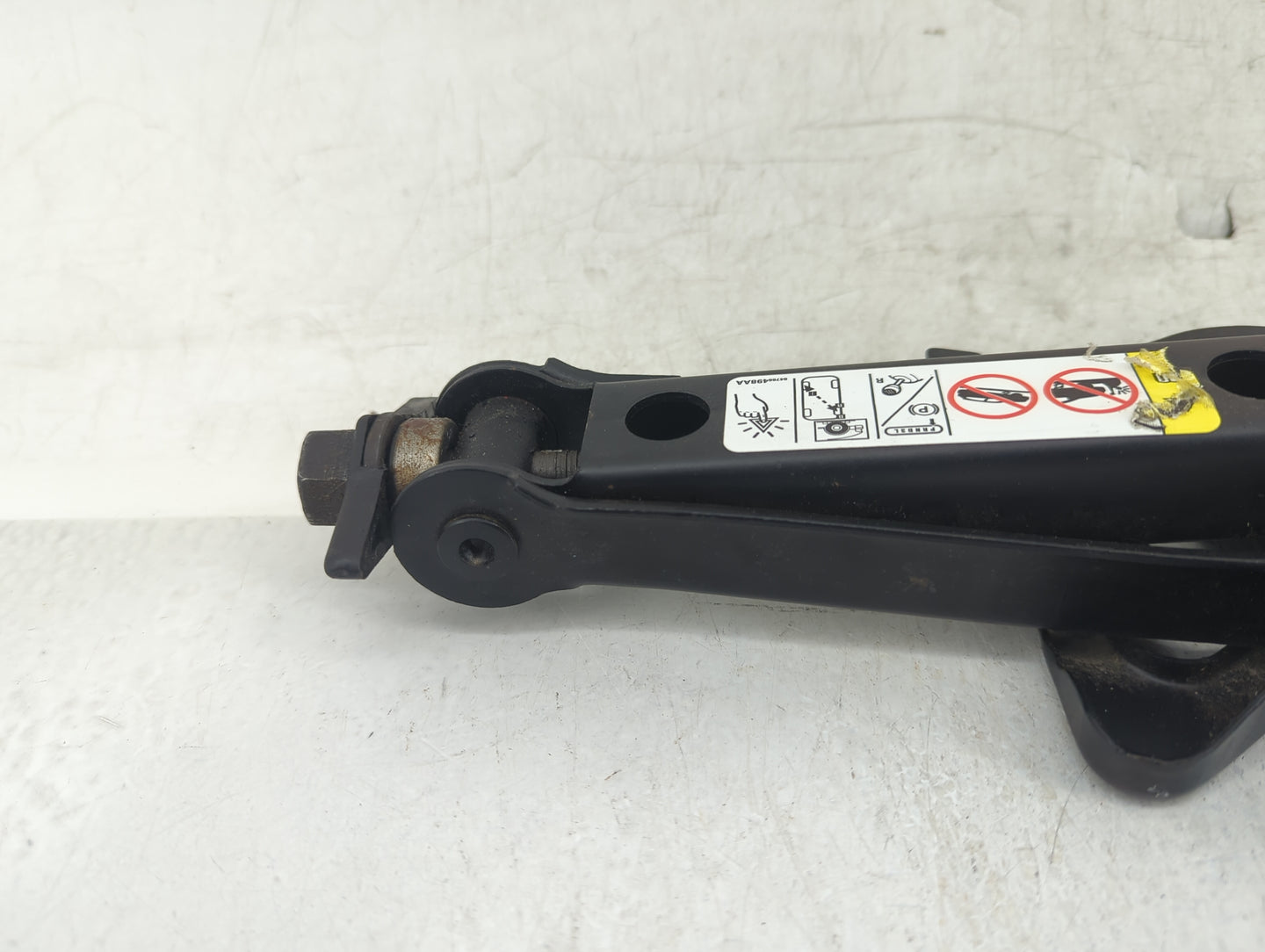 2006 Dodge Charger Spare Scissor Car Jack - Oemusedautoparts1.com