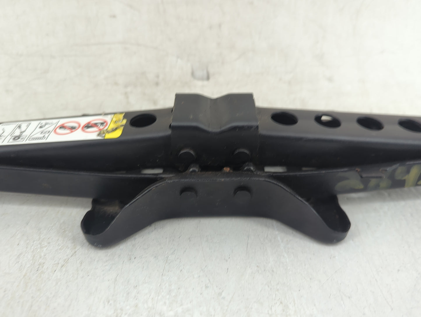 2006 Dodge Charger Spare Scissor Car Jack - Oemusedautoparts1.com