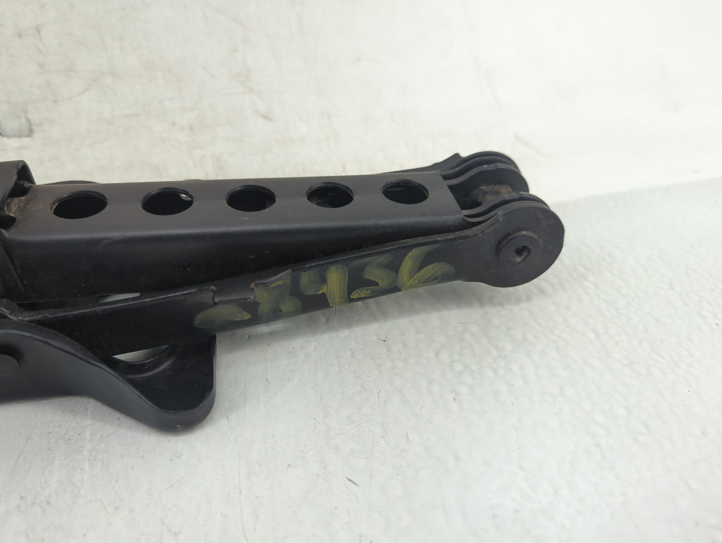 2006 Dodge Charger Spare Scissor Car Jack - Oemusedautoparts1.com