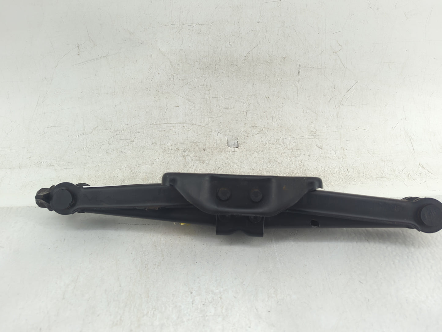 2006 Dodge Charger Spare Scissor Car Jack - Oemusedautoparts1.com