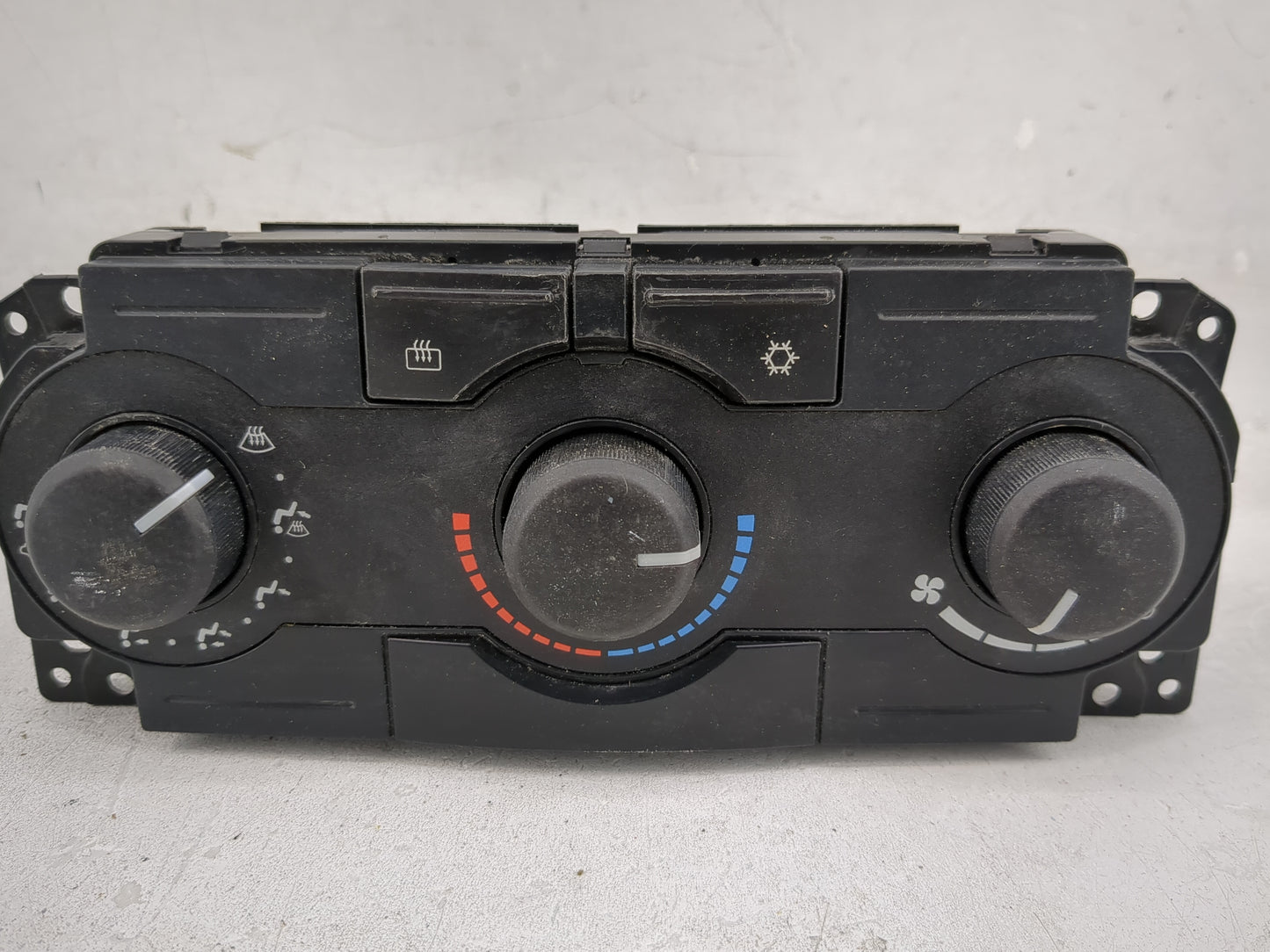 2006-2007 Dodge Charger Climate Control Module Temperature AC/Heater Replacement P/N:P55111870AJ Fits Fits 2005 2006 2007 OE