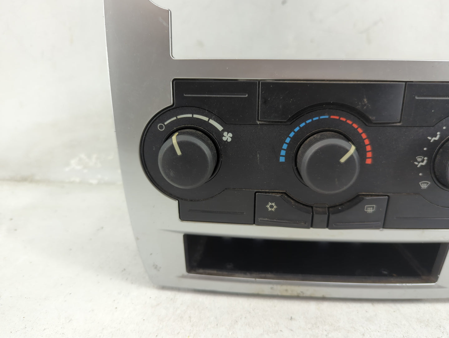 2006-2007 Dodge Charger Climate Control Module Temperature AC/Heater Replacement P/N:P55111870AJ Fits Fits 2005 2006 2007 OE