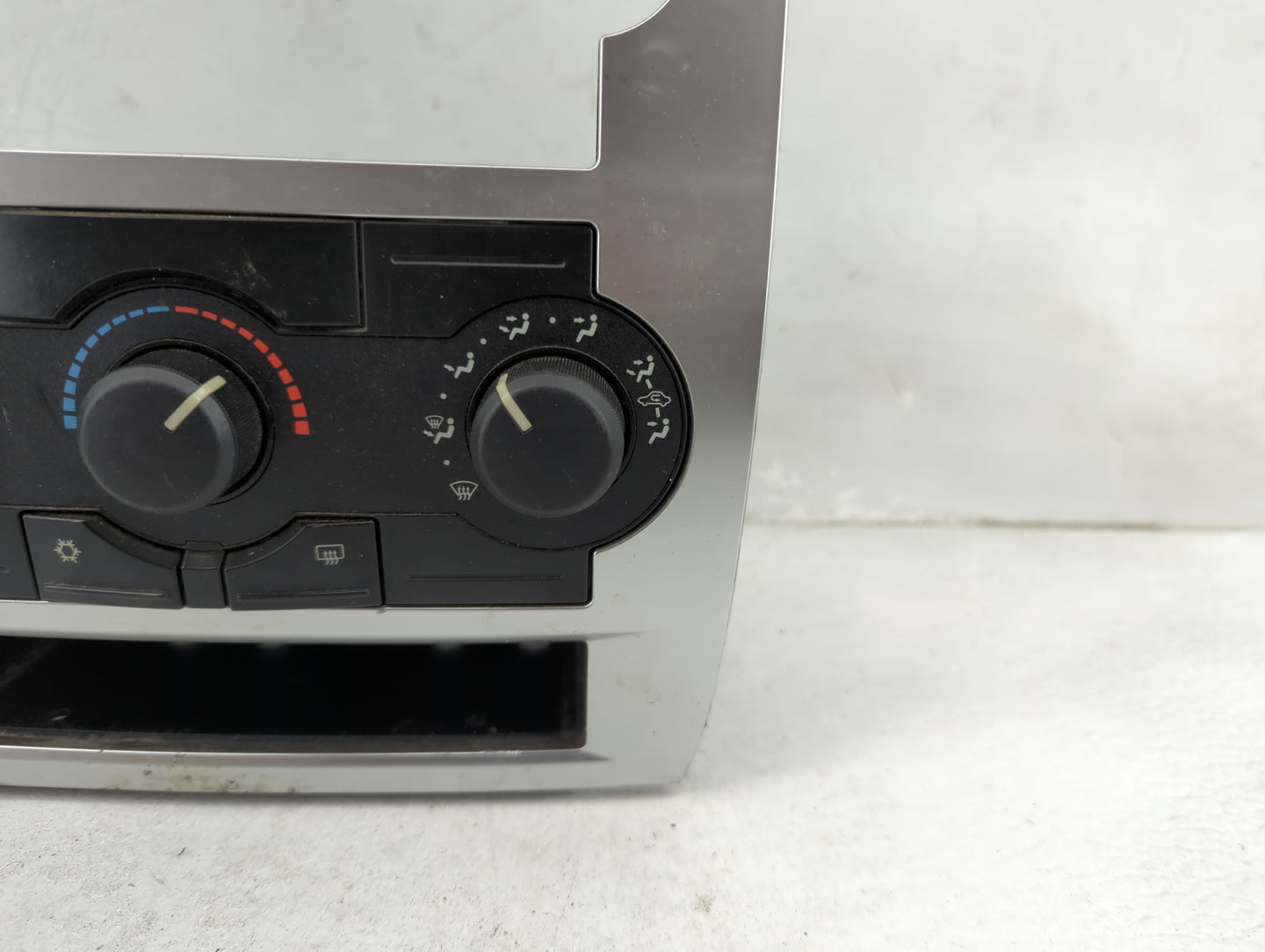 2006-2007 Dodge Charger Climate Control Module Temperature AC/Heater Replacement P/N:P55111870AJ Fits Fits 2005 2006 2007 OE