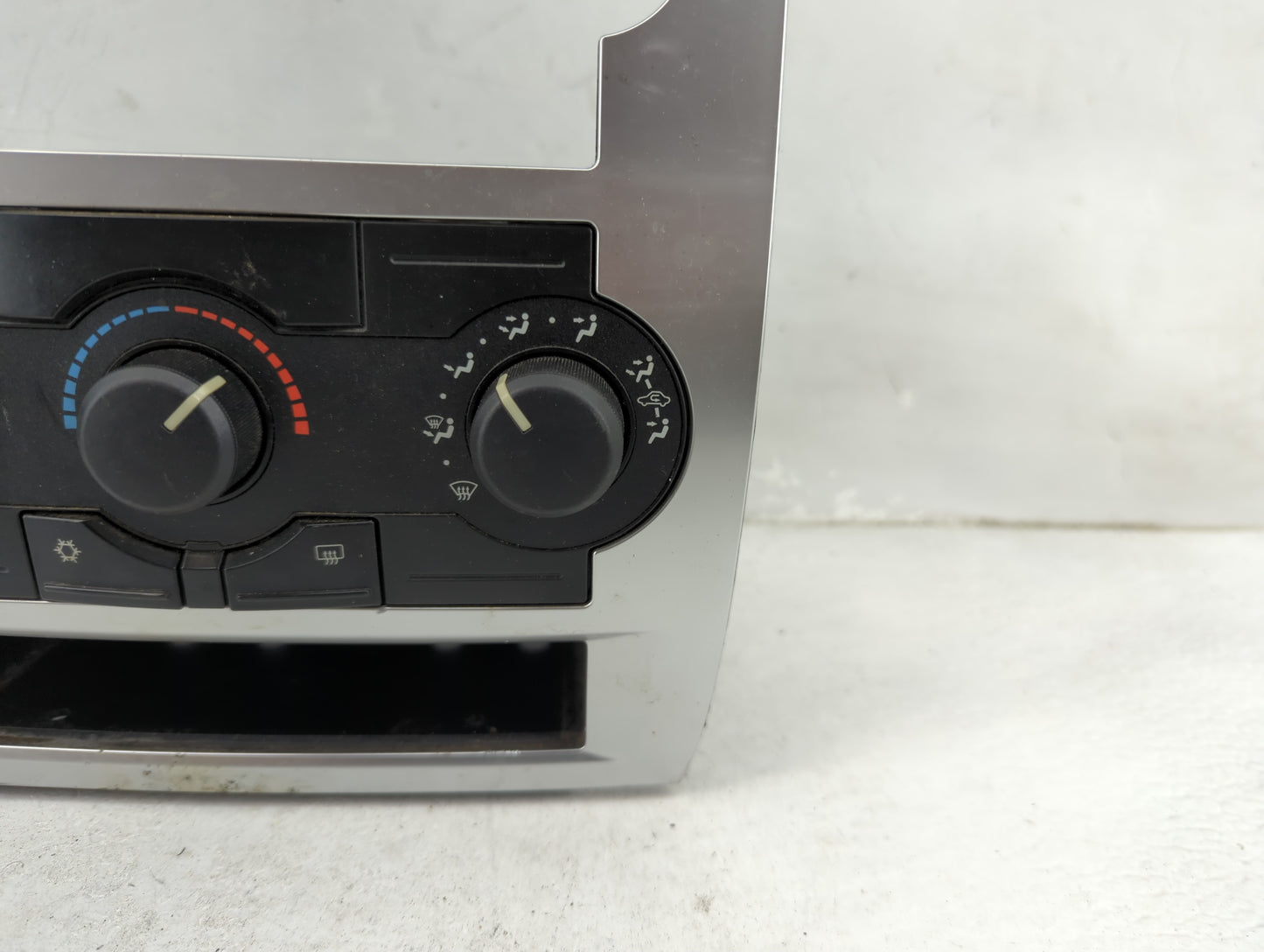 2006-2007 Dodge Charger Climate Control Module Temperature AC/Heater Replacement P/N:P55111870AJ Fits Fits 2005 2006 2007 OE