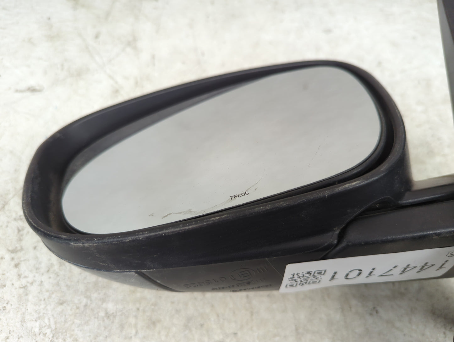 2006-2010 Dodge Charger Driver Side View Mirror - Left Door Mirror OEM Used - Oemusedautoparts1.com
