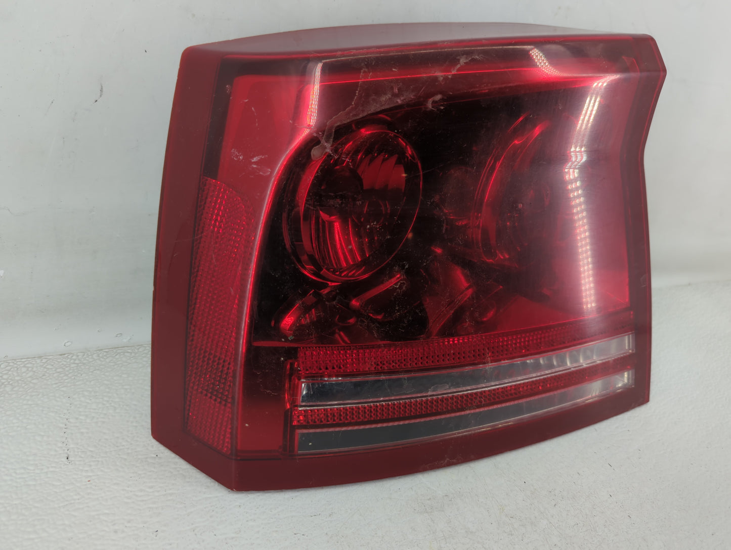 2006-2008 Dodge Charger Tail Light Assembly Driver Left OEM P/N:58622 E Fits Fits 2006 2007 2008 OEM Used Auto Parts - Oemus