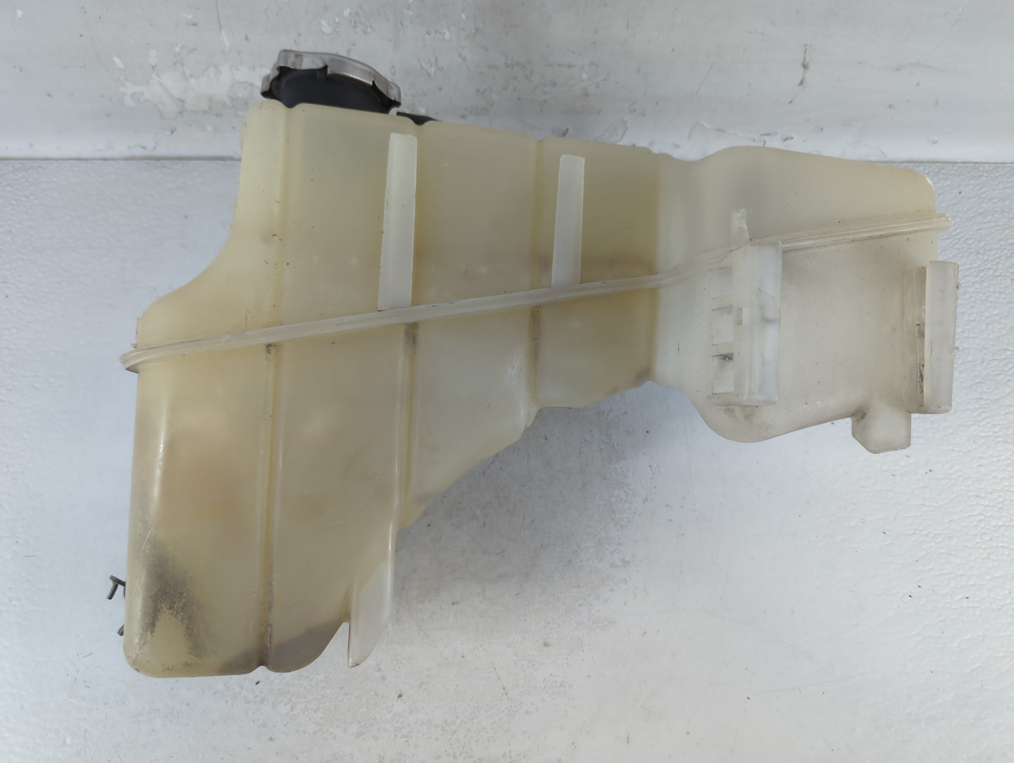 2006-2010 Dodge Charger Radiator Coolant Overflow Expansion Tank Bottle 927282 - Oemusedautoparts1.com