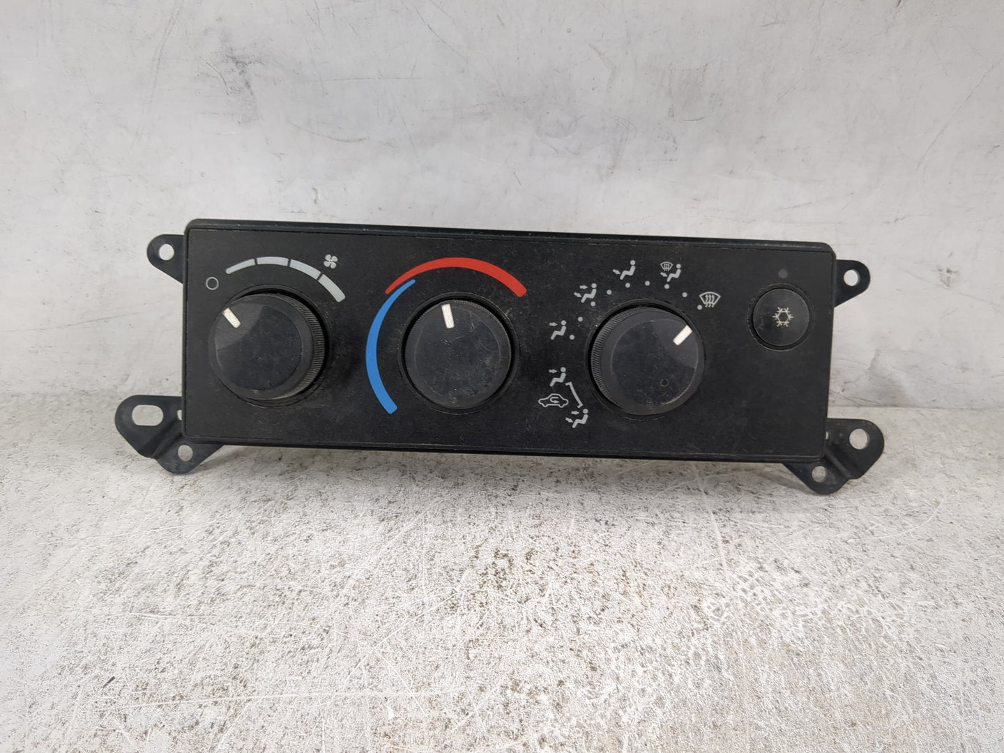 2006-2007 Dodge Dakota Climate Control Module Temperature AC/Heater Replacement P/N:P55056754AB Fits Fits 2006 2007 2008 OEM