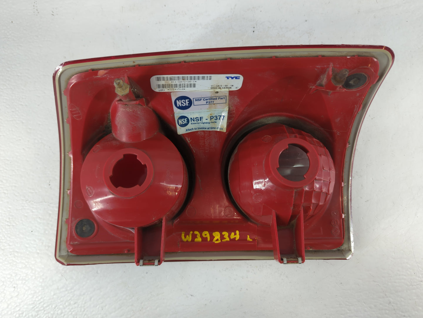 2005-2011 Dodge Dakota Tail Light Assembly Driver Left OEM P/N:02241510 Fits Fits 2005 2006 2007 2008 2009 2010 2011 OEM Use