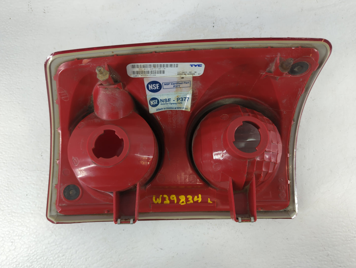 2005-2011 Dodge Dakota Tail Light Assembly Driver Left OEM P/N:02241510 Fits Fits 2005 2006 2007 2008 2009 2010 2011 OEM Use