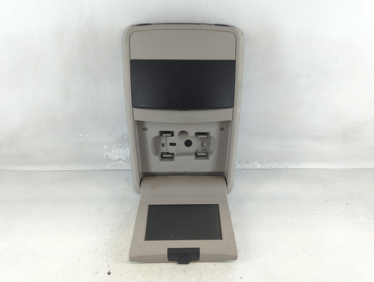 2006 Dodge Durango Overhead Roof Console - Oemusedautoparts1.com