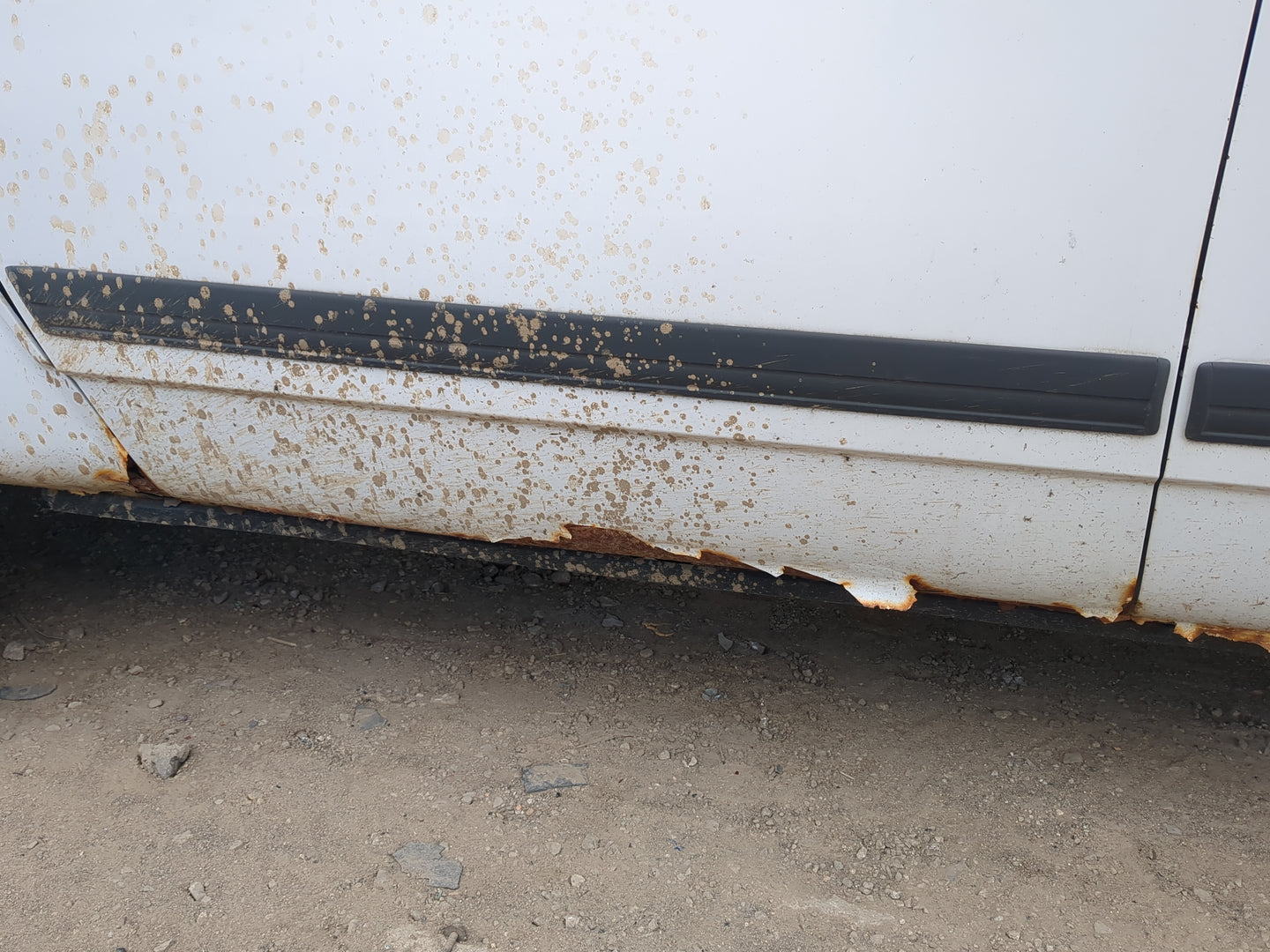 2004-2009 Dodge Durango Driver Front Door Oem - Oemusedautoparts1.com