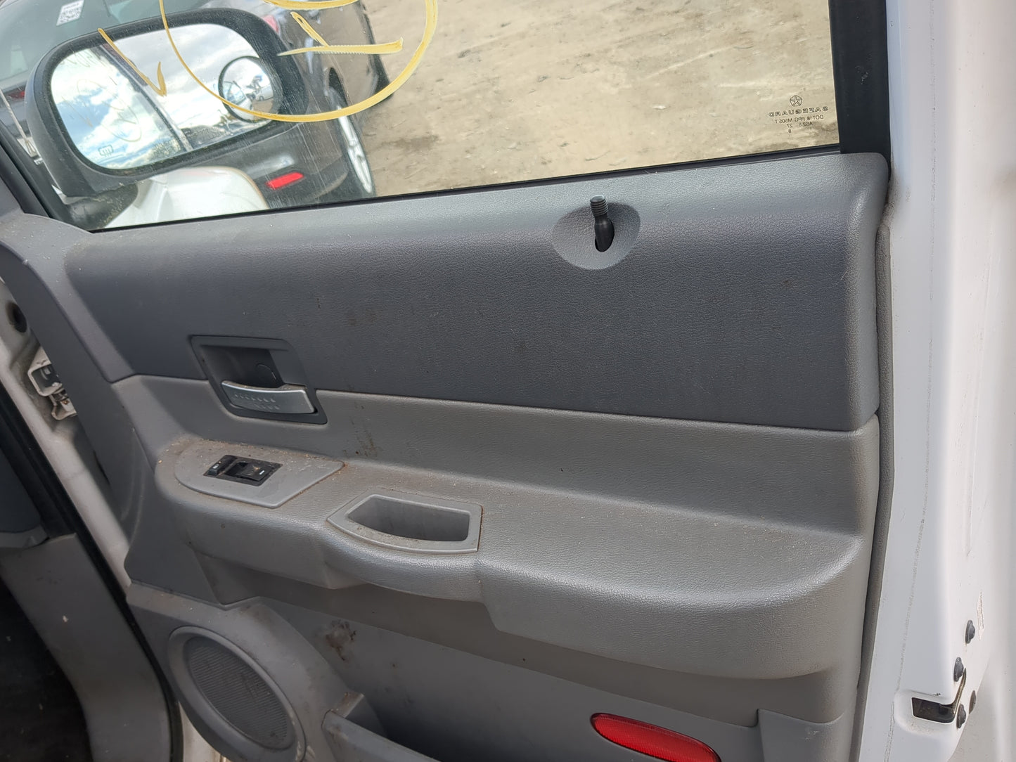 2006 Dodge Durango Front Right Passenger Interior Door Panel Trim 1217611 - Oemusedautoparts1.com
