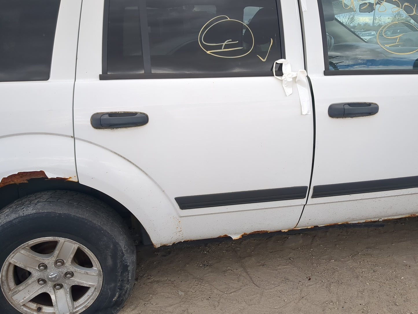 2004-2009 Dodge Durango Passenger Rear Door Oem 1217626 - Oemusedautoparts1.com