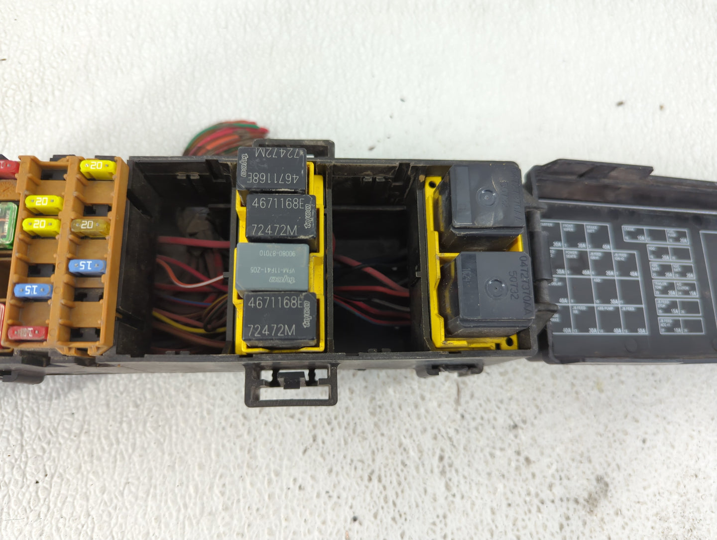 2004-2006 Dodge Durango Fusebox Fuse Box Panel Relay Module Fits Fits 2004 2005 2006 OEM Used Auto Parts - Oemusedautoparts1