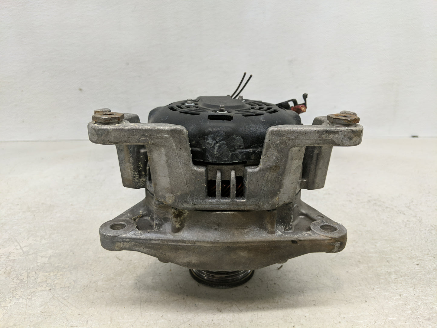 2004-2006 Dodge Durango Alternator Replacement Generator Charging Assembly Engine OEM Fits Fits 2003 2004 2005 2006 OEM Used