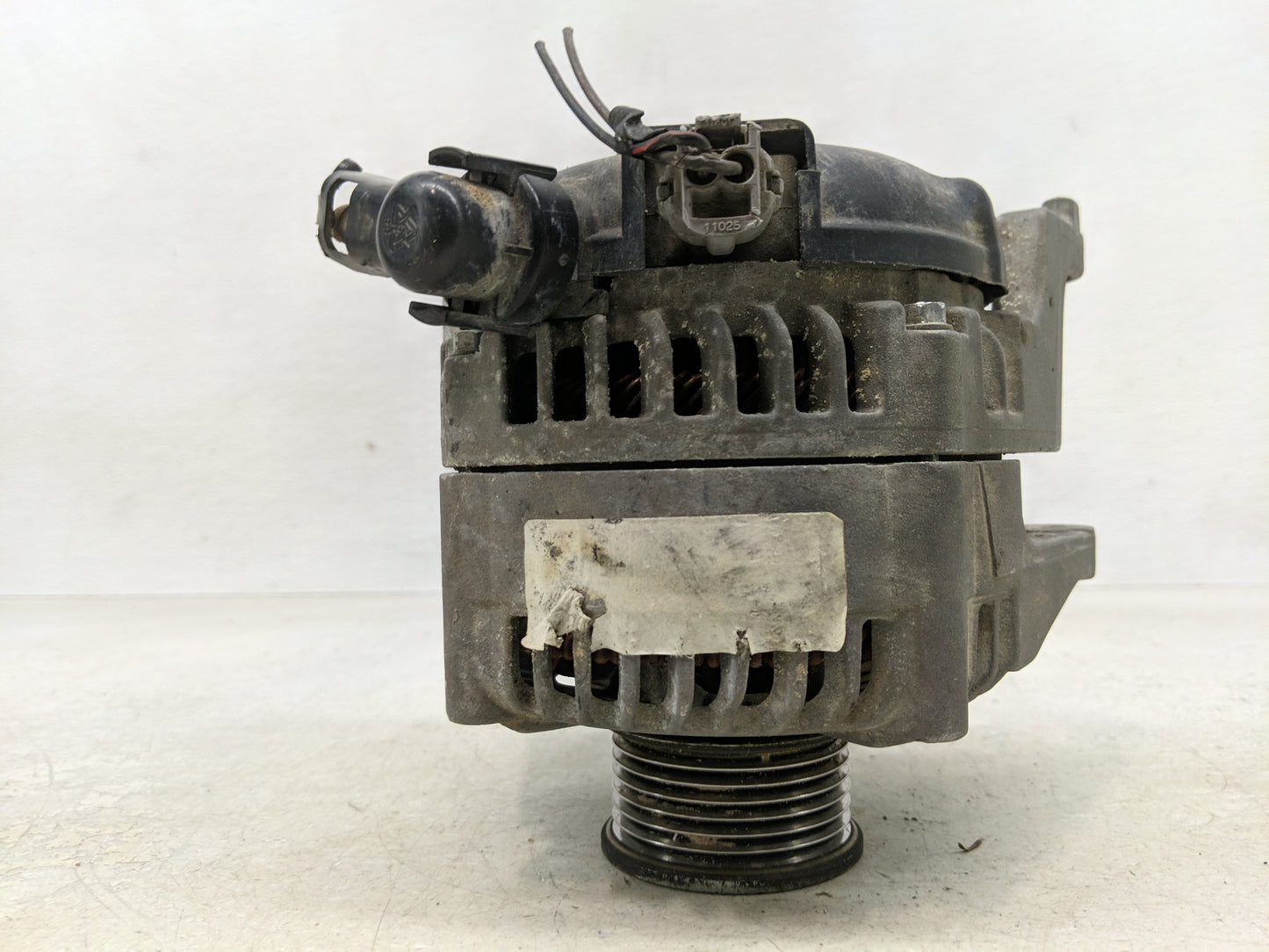 2004-2006 Dodge Durango Alternator Replacement Generator Charging Assembly Engine OEM Fits Fits 2003 2004 2005 2006 OEM Used