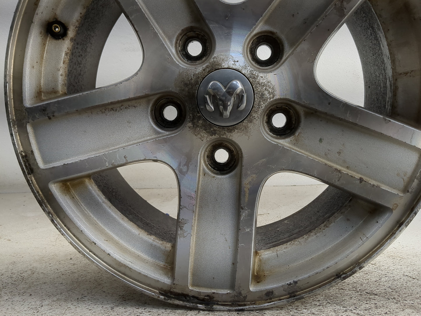 2004-2007 Dodge Durango Oem Wheel Rim 1374701 - Oemusedautoparts1.com