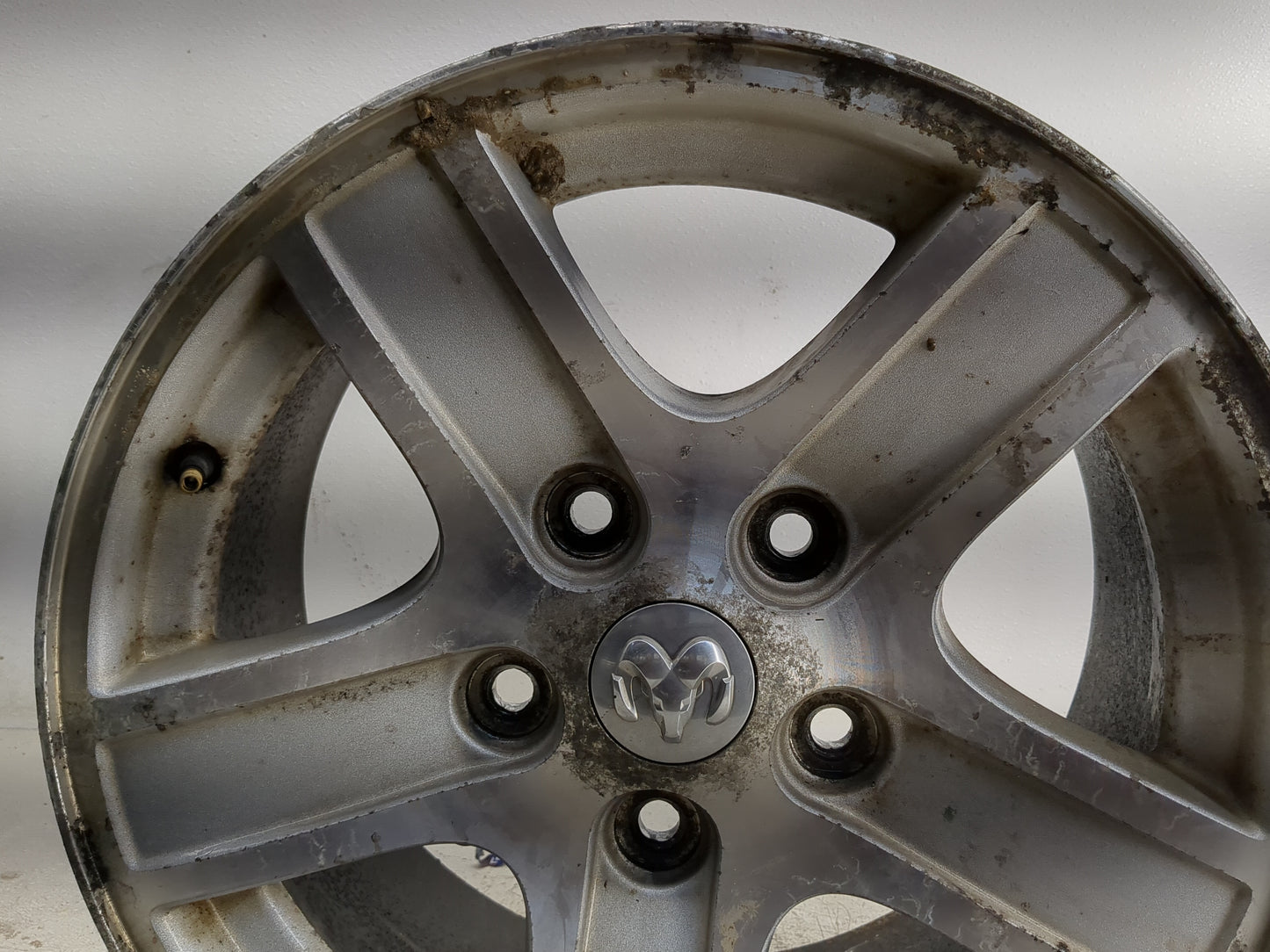 2004-2007 Dodge Durango Oem Wheel Rim 1374701 - Oemusedautoparts1.com