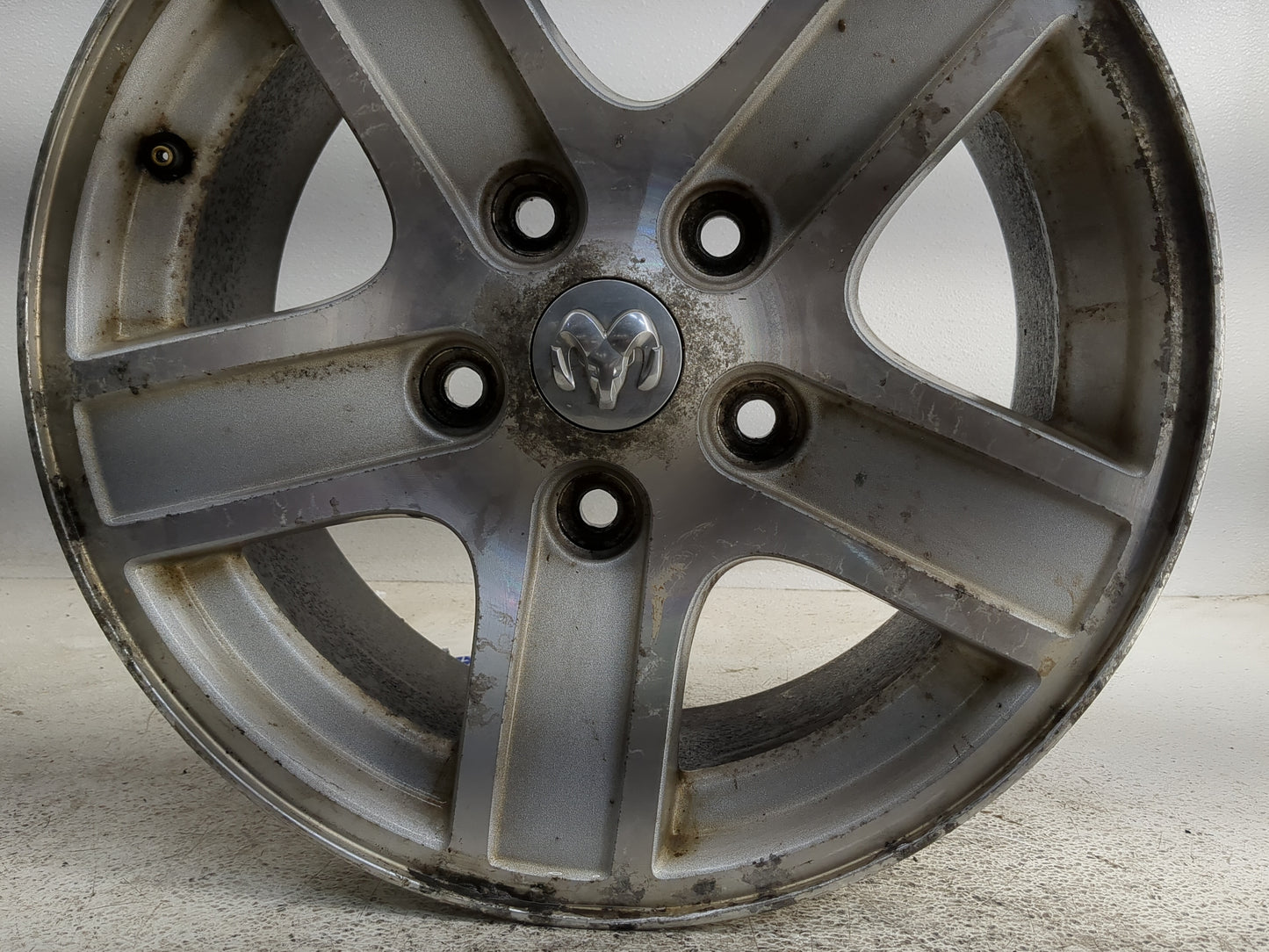 2004-2007 Dodge Durango Oem Wheel Rim 1374701 - Oemusedautoparts1.com