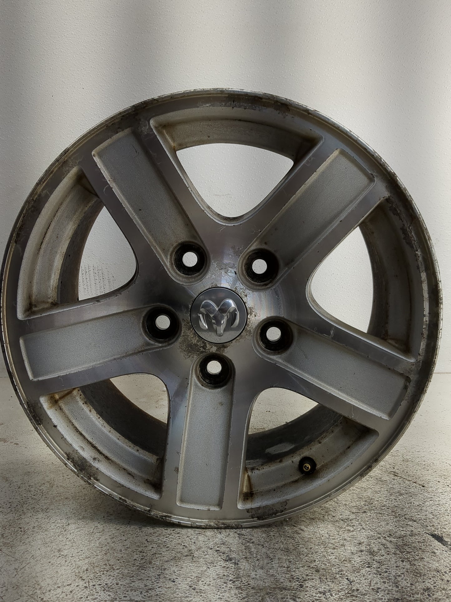 2004-2007 Dodge Durango Oem Wheel Rim 1374702 - Oemusedautoparts1.com