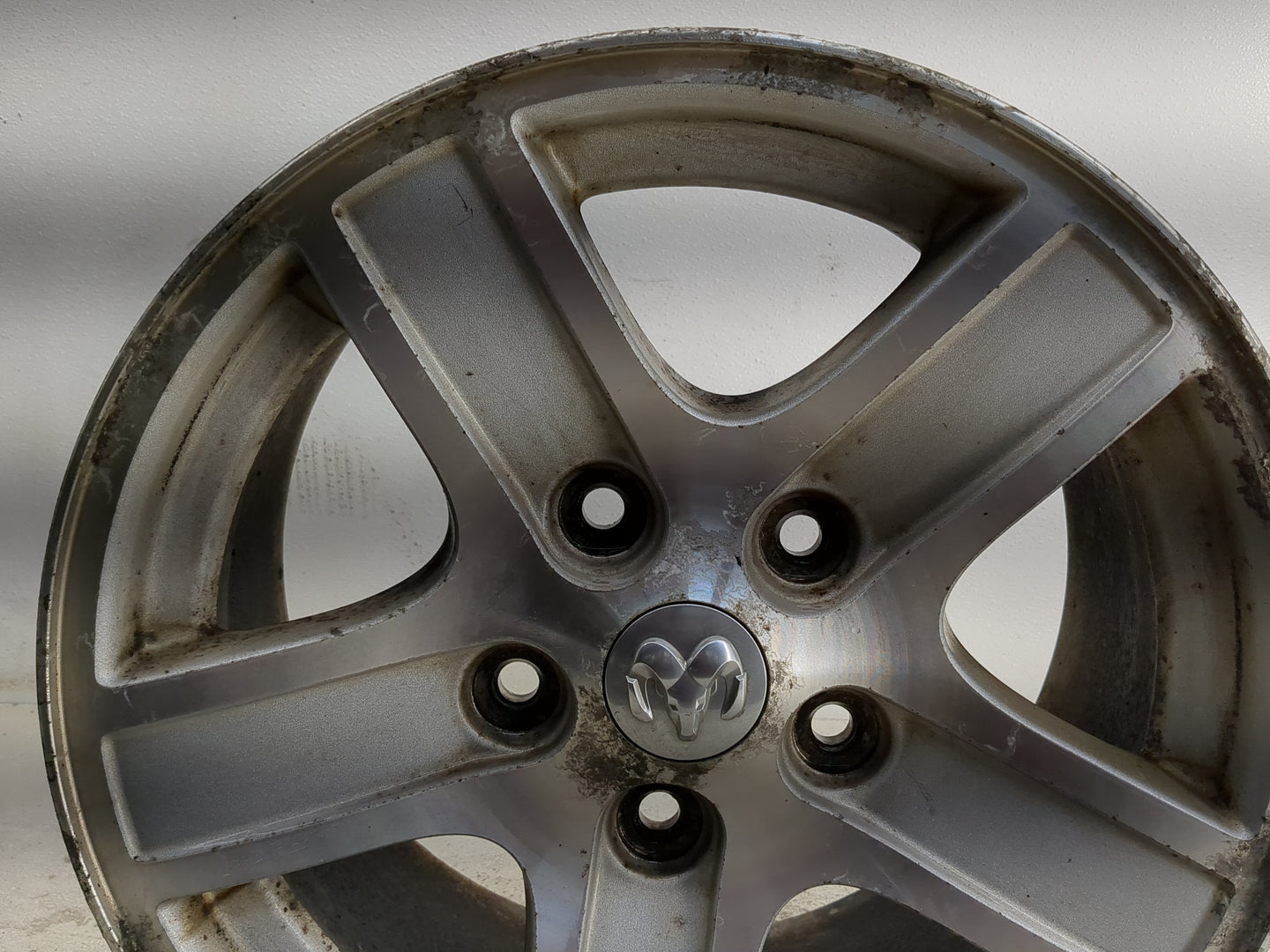 2004-2007 Dodge Durango Oem Wheel Rim 1374702 - Oemusedautoparts1.com