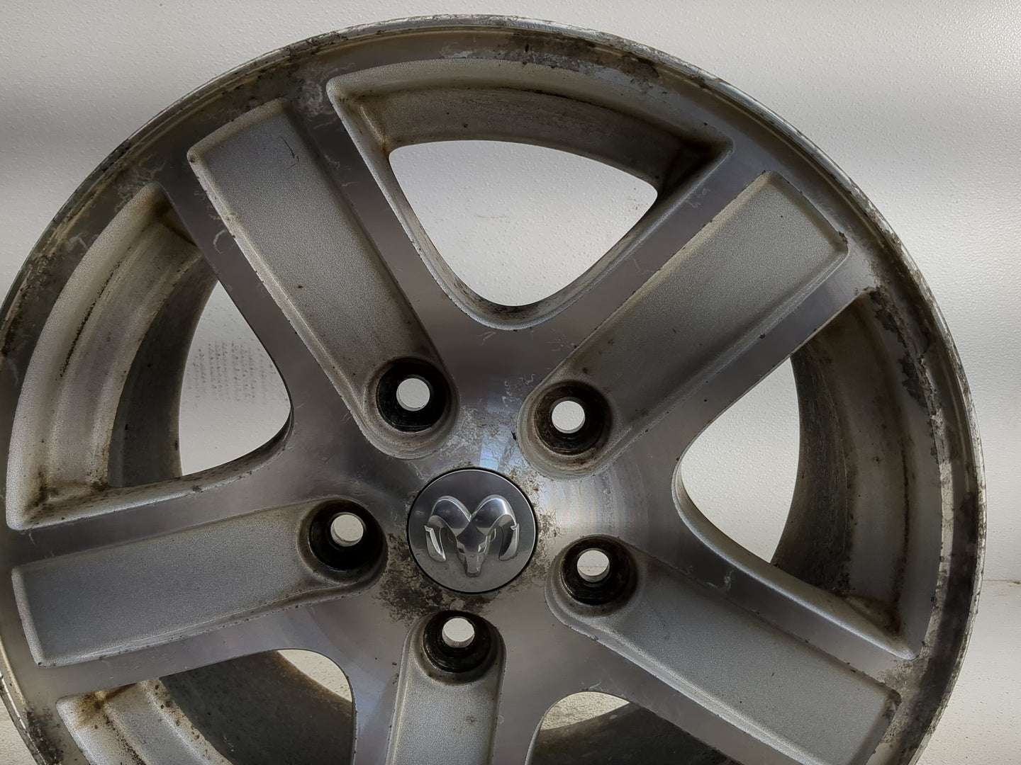 2004-2007 Dodge Durango Oem Wheel Rim 1374702 - Oemusedautoparts1.com