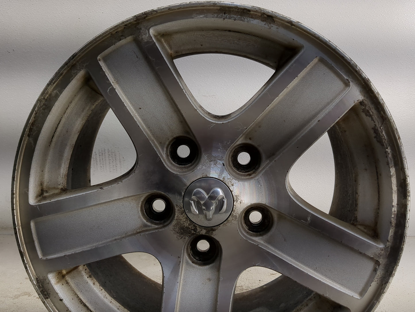2004-2007 Dodge Durango Oem Wheel Rim 1374702 - Oemusedautoparts1.com