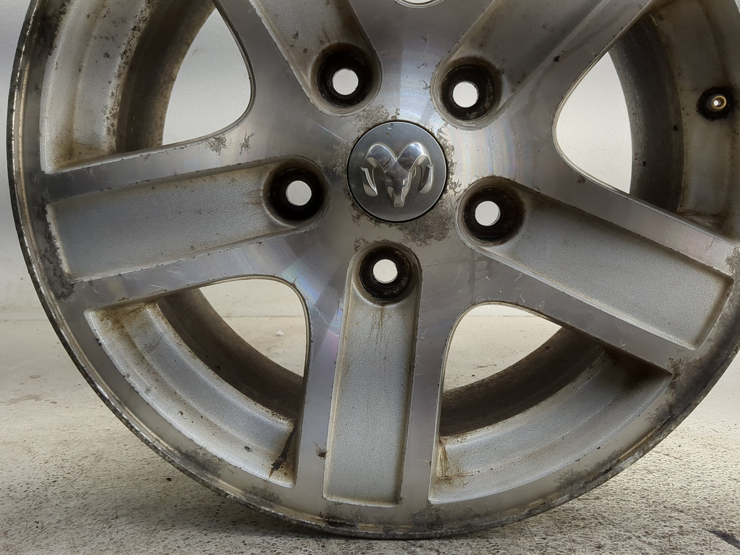 2004-2007 Dodge Durango Oem Wheel Rim 1374703 - Oemusedautoparts1.com