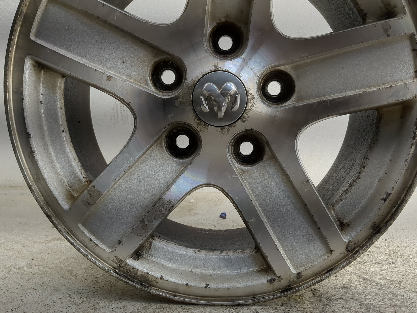 2004-2007 Dodge Durango Oem Wheel Rim 1374704 - Oemusedautoparts1.com