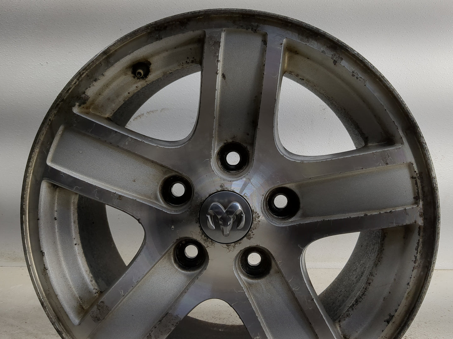 2004-2007 Dodge Durango Oem Wheel Rim 1374704 - Oemusedautoparts1.com