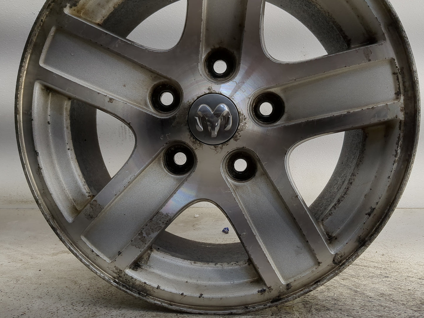 2004-2007 Dodge Durango Oem Wheel Rim 1374704 - Oemusedautoparts1.com