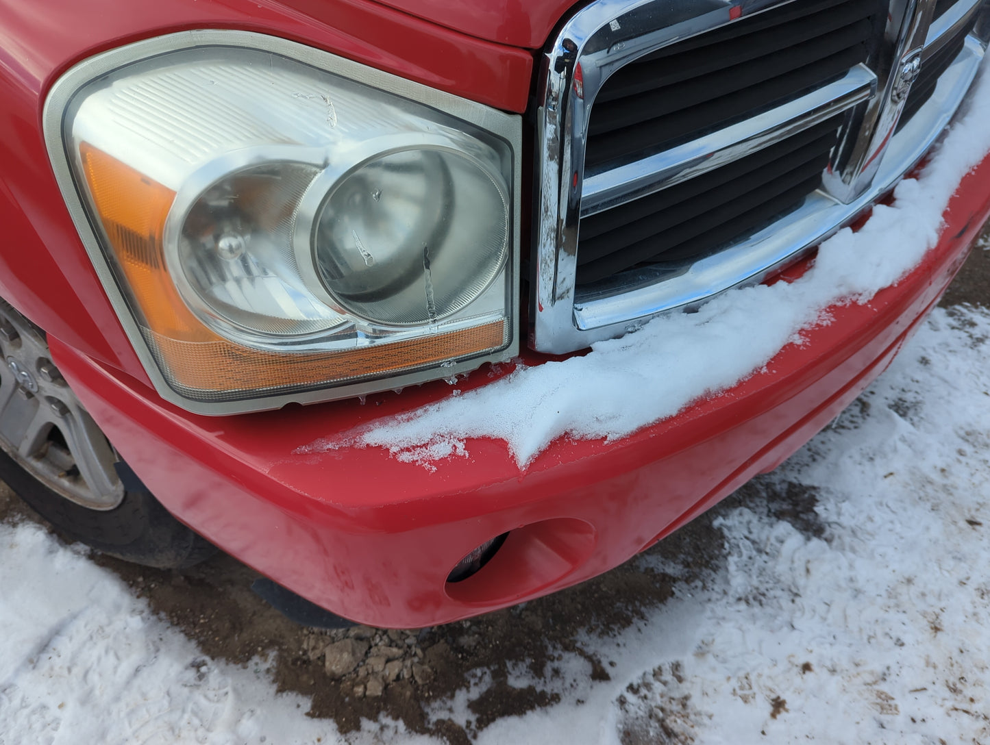 2004-2006 Dodge Durango Front Bumper - Oem 1379661 - Oemusedautoparts1.com